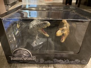 Jurassic World Limited Edition Blu - Ray Set Statue Indominus T - Rex Figure Model
