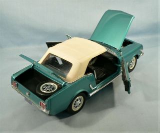 FORD MUSTANG 1964 MIRA Die - cast metal 1:18 scale BOX & PACKING 2
