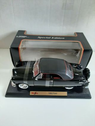 Maisto Special Edition 1:18 Die Cast Ford Crestliner Soft Top Convertible