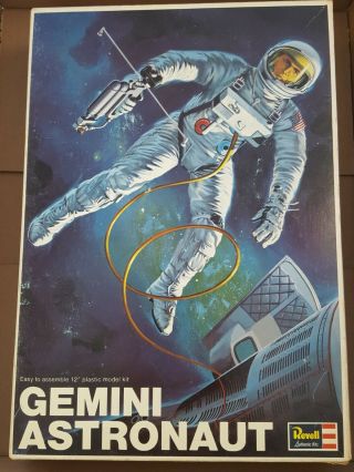 Revell Vintage Gemini Astronaut Plastic Model Kit 1967 Made In Usa.  Nasa