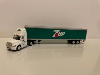 1/87 Ho Tonkin Truck Freightliner Daycab Tractor W/53 
