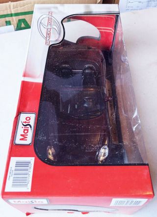 Porsche Boxster S 1:18 Diecast Car - Burgundy 3