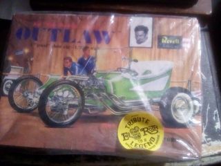 Revell Ed Big Daddy Roth Outlaw 1/25 Scale Loaded With Chrome Plastic Model
