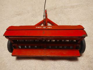 Vintage CARTER Tru Scale Tractor Pull Type Grain Drill Seeder Farm Toy 1/16 3