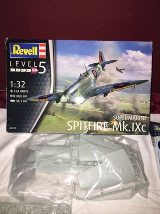 Revell 03927 1/32 Supermarine Spitfire Mk.  1xc Model Box Opened Level 5