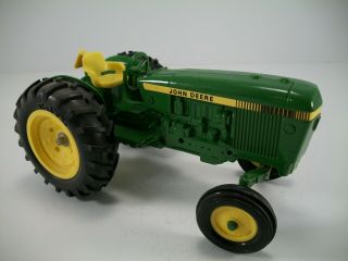 Ertl John Deere 2583 Tractor 584 1:16 Scale