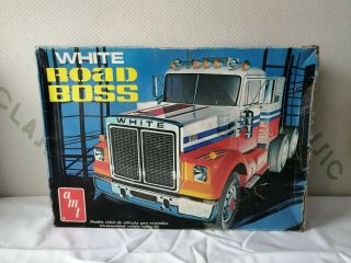Amt White Road Boss T - 527 1972 Release 1/25th Scale Model Kit
