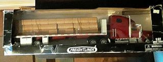 Ray 1:32 Scale Die Cast Freightliner Classic Xl - W/ Loaded Flatbed Trailer