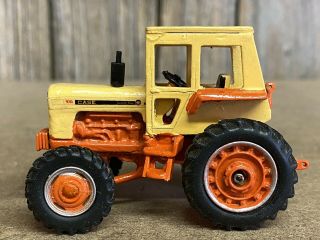 1/64 Case 930 Custom Front Assist Farm Tractor