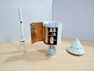 52 - 100 Revell 1/48th? Scale Apollo Spacecraft Built Plastic Model Junkyard