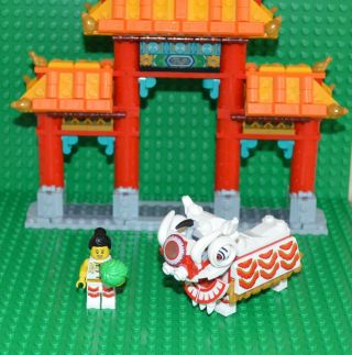 Lego Year Lion Dance (80104) White Lion And Dancer