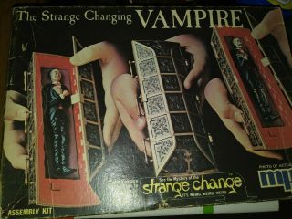 The Strange Changing Vampire Monster Model Kit Unbuilt W/ Box Mpc Model 1974