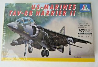 Italeri Us Marines Tav - 88 Harrier Ii 1:72 Model Airplane Kit 11562