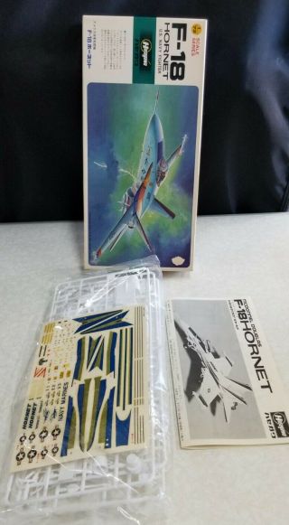 Hasegawa 1:72 F - 18 Hornet U.  S.  Navy Fighter Plane Model Kit Good