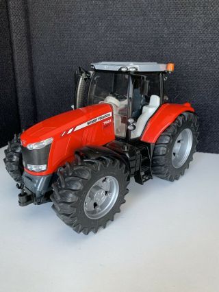 Bruder Massey Ferguson 7624 1:16 Scale Model Toy Tractor Missing 1 Clear Door