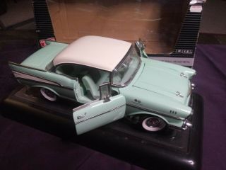 1957 Chevrolet Bel Air Sport Coupe Lt Green Ertl American Muscle 1:18 Scale