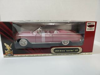 Yat Ming Road Signature Die Cast 1959 Buick Electra Convertable 1:18 Scale