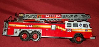 Code 3 Collectables 1998 Fire Truck Tower Ladder 150 " Hollis Hogs " F.  D.  N.  Y 1/64