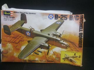 Revell 1/48 Scale B25 B/c Mitchell Bomber Builds 2 Versions 1976 Vintage.  No Box