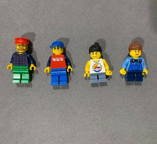 Lego Creator: Grand Carousel 10196,  4 Minifigures