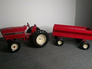 Vintage Ertl International Ih Tractor W Trailer Red Die Cast Farm Toy 1/16 Scale