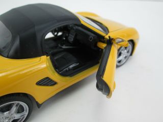 Welly 1:24 Scale Porsche Boxster S 22479 Die Cast Car Yellow 3