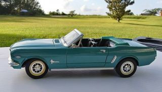 Mira • 1965 Ford Mustang Convertible • 1:18 • Teal Metallic • Made In Spain •