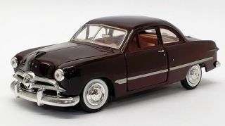 Motor Max 1/24 Scale Model Car Mx73213 - 1949 Ford Coupe - Burgundy