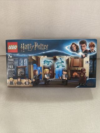 Lego Harry Potter Hogwarts Room Of Requirement (75966),  And In Hand