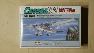 Arii 1/72 Plastic Model Kit Cessna 172 Sky Hawk A702 Open Box Parts