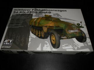 Afv Club 35s47,  1/35 Sd.  Kfz.  251/3 Aufs.  D Mittlerer Funkpanzerwagen Model Kit