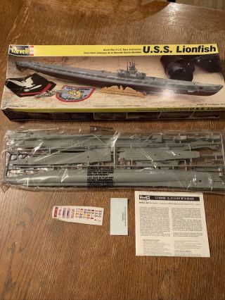 Revell Wwii U.  S.  S.  Lionfish Submarine 1:180 Scale Model Kit