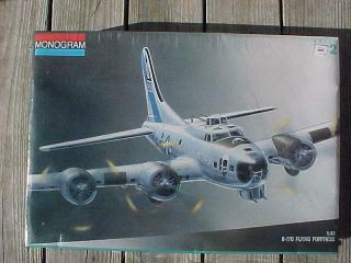 Monogram 1 / 48 B - 17g Flying Fortess Model Kit Factory 5600