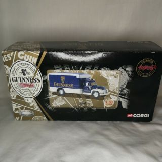 Corgi 56404 Guinness Diamond T 620 Box Van 1:50 Scale