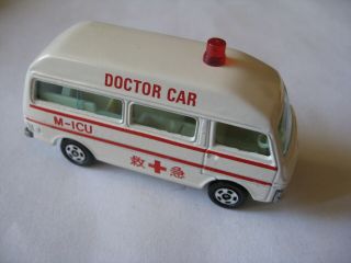 TOMICA BLACK BOX NO.  36 NISSAN CARAVAN AMBULANCE MADE IN JAPAN IN THE 70 ' S 2