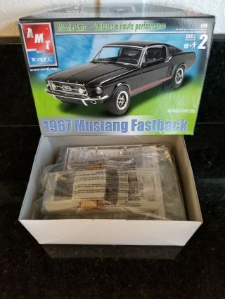 Amt 1967 Ford Mustang Fastback 1/25 Scale Model Car Kit