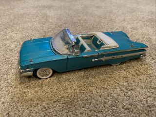 Jada 1960 Chevrolet Impala Convertible “turquoise” 1:24 Scale.  Pre - Owned