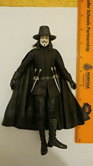 V For Vendetta Guy Fawkes Neca Figure With Hat And 4 Daggers