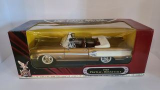 1958 Pontiac Bonneville Die Cast Car 1:18 Scale Road Signature Leather Edition