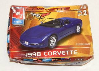 Amt Ertl 1998 Corvette Model Kit 1:25 Scale