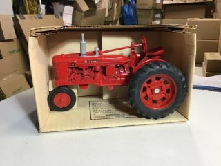 Ertl - Ih Farmall H Tractor,  1:16 Scale,  Die - Cast Metal,  Pre Owned