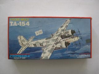 1|72 Model Plane Focke - Wulf Ta - 154 Pioneer 2 D12 - 4371