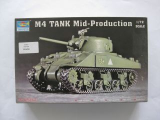 1|72 Model Plane M4 Tank Mid - Production Trumpeter D12 - 2195