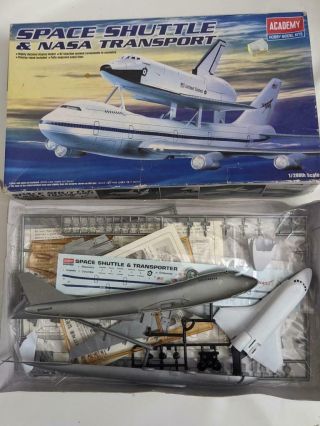 Academy Scale Model 1/288 Space Shuttle & Nasa Transport 1989 Part Built