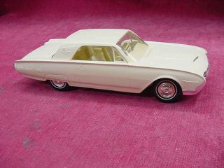 1962 Ford Thunderbird Dealer Promo Car Missing 1 Front Wheel