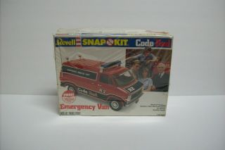 Vintage Revell Snap Kit Code Red Tv Show Van,  Chevy,  Factory,  1/32 1981
