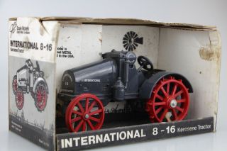 1/16 Scale Models International 8 - 16 Kerosene Tractor 2