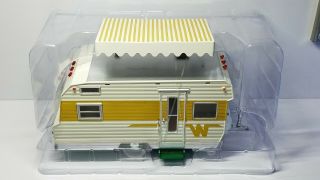 1/24 Greenlight Hitch & Tow 1964 Winnebago 216 Two Tone White & Gold Chase