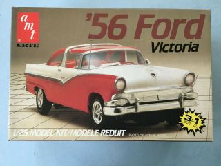 Amt 1:25 1956 Ford Fairlane Victoria Kit