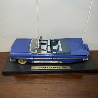 Road Legends 1:18 1959 Chevrolet Impala Convertible Die Cast Model Car